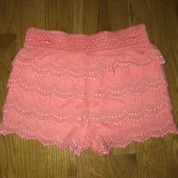 SHORTS - Picture 2 of 3